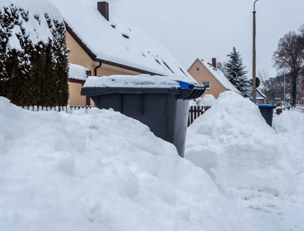 How To Protect Your Back While Shoveling Snow This Winter How to Protect Your Back While Shoveling Snow This Winter